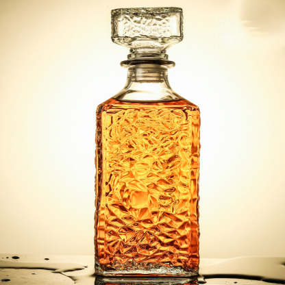 Classic Liquor Decanter-Wine and Whiskey Decanter