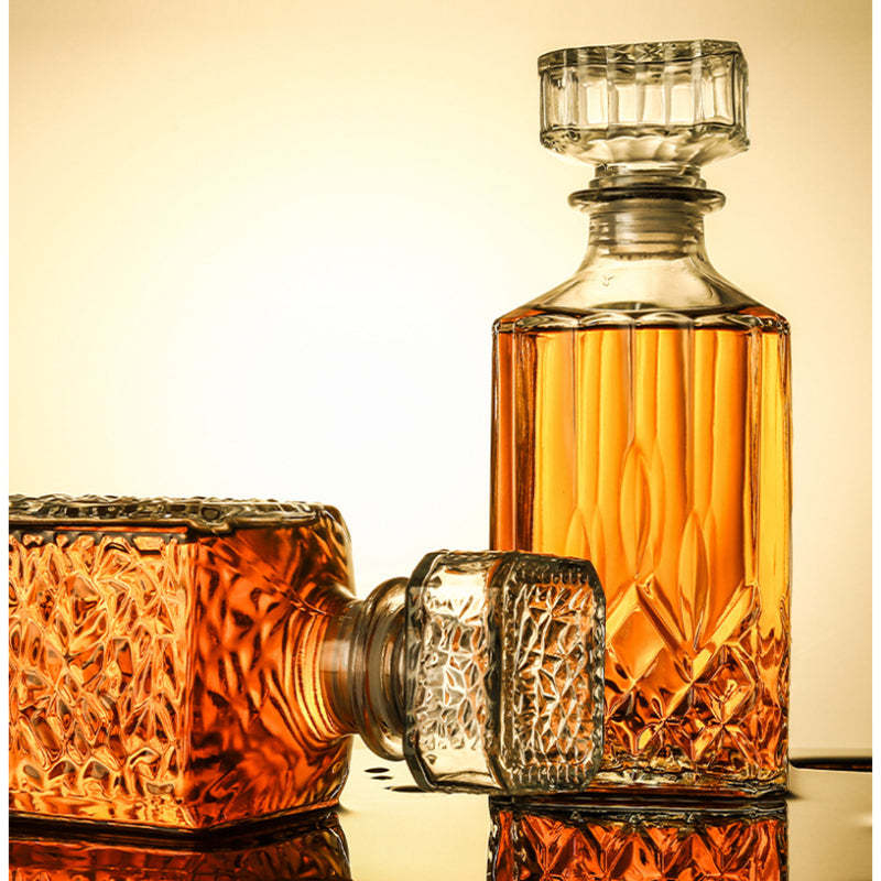 Classic Liquor Decanter-Wine and Whiskey Decanter