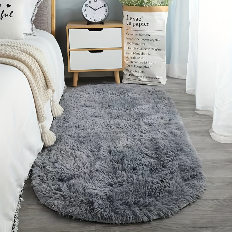 1pc of Oval Skin-friendly Soft Bedside Rug