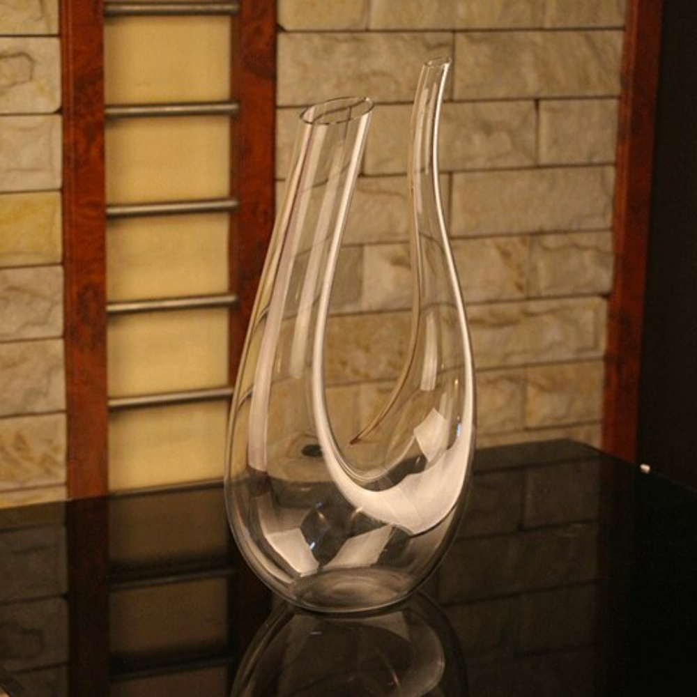 Large U-Shaped Wine Decanter-Wine and Whiskey Decanter