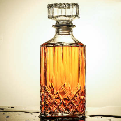 Classic Liquor Decanter-Wine and Whiskey Decanter