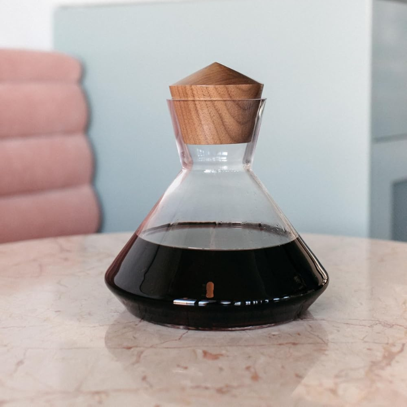 Wine Decanter Set With Built In Aerator