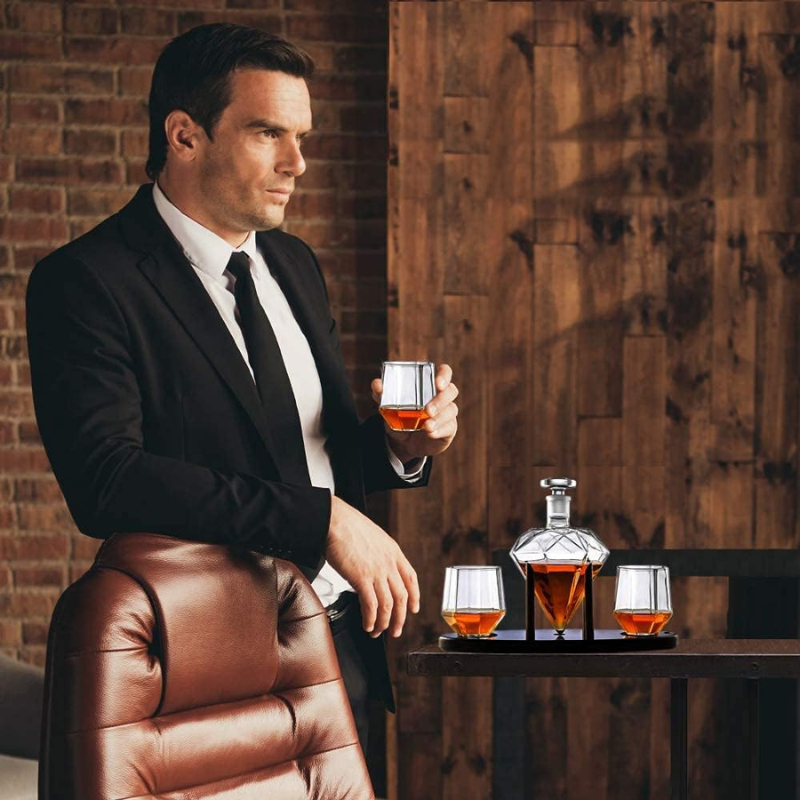 Diamond Whiskey Decanter Set with Glasses Modern Barware-Wine and Whiskey Decanter