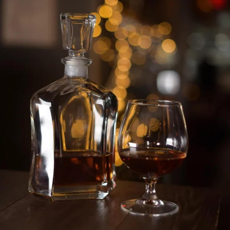 Italian Glass Decanter Style With Geometric Stopper Barware-Wine and Whiskey Decanter