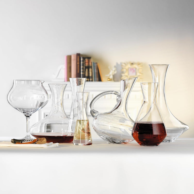 Modern Crystal Wine Decanter With Wide Base For Aeration