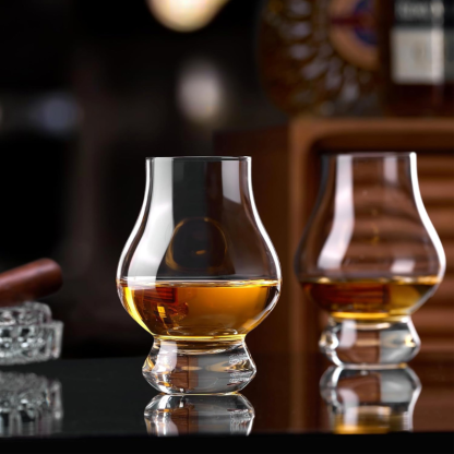 Pack of 4 Flask Design Whiskey Glasses Elegant Barware Set-Wine and Whiskey Decanter