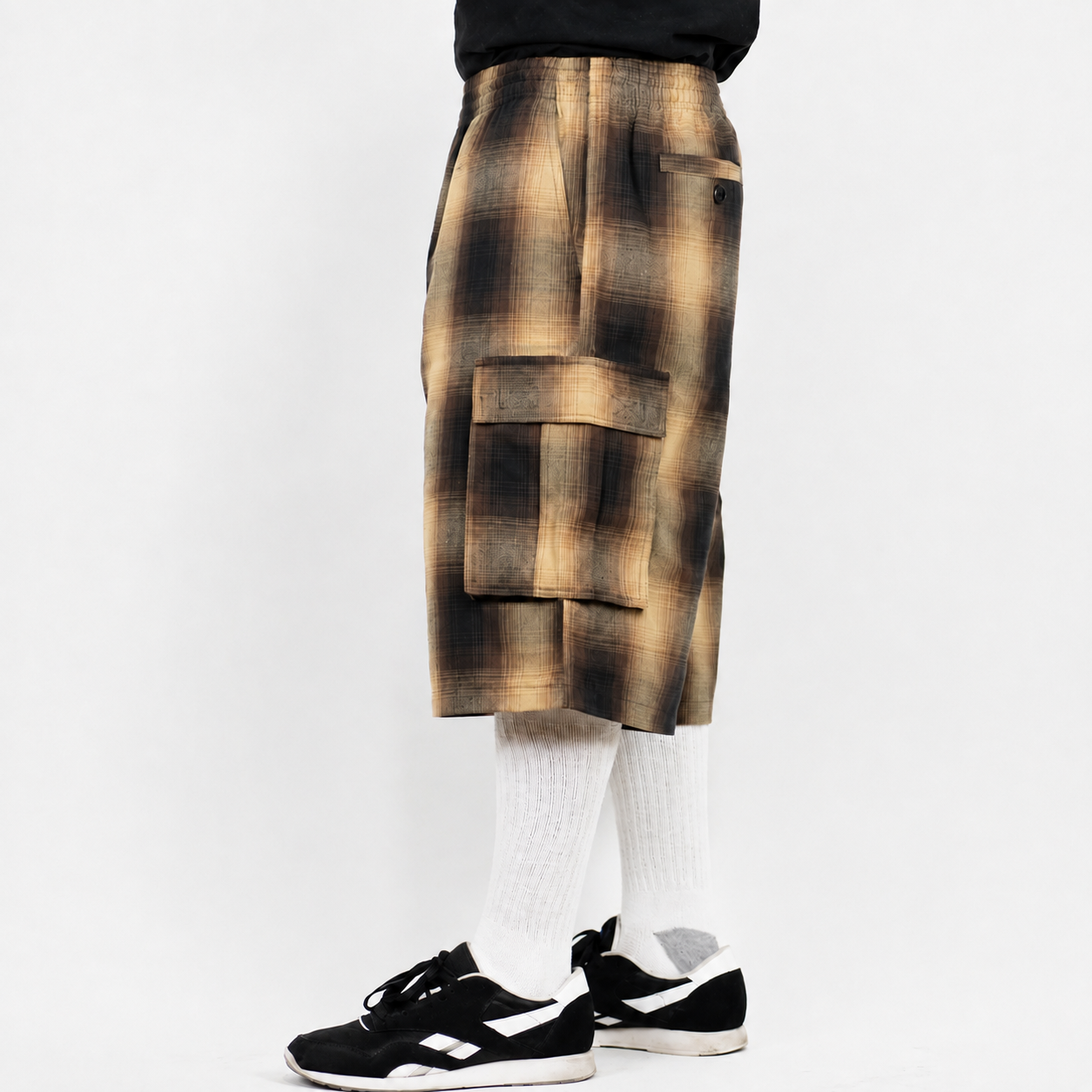 Checker Pattern Cargo Shorts With Multi Pocket Design For Men