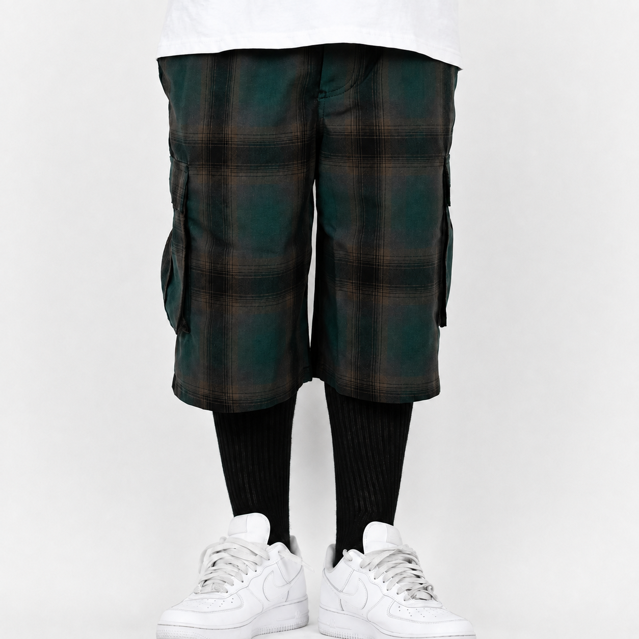 Checker Pattern Cargo Shorts With Multi Pocket Design For Men