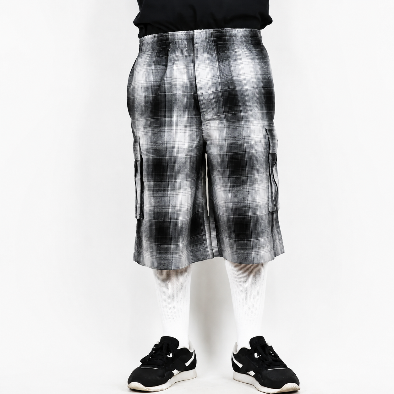 Checker Pattern Cargo Shorts With Multi Pocket Design For Men