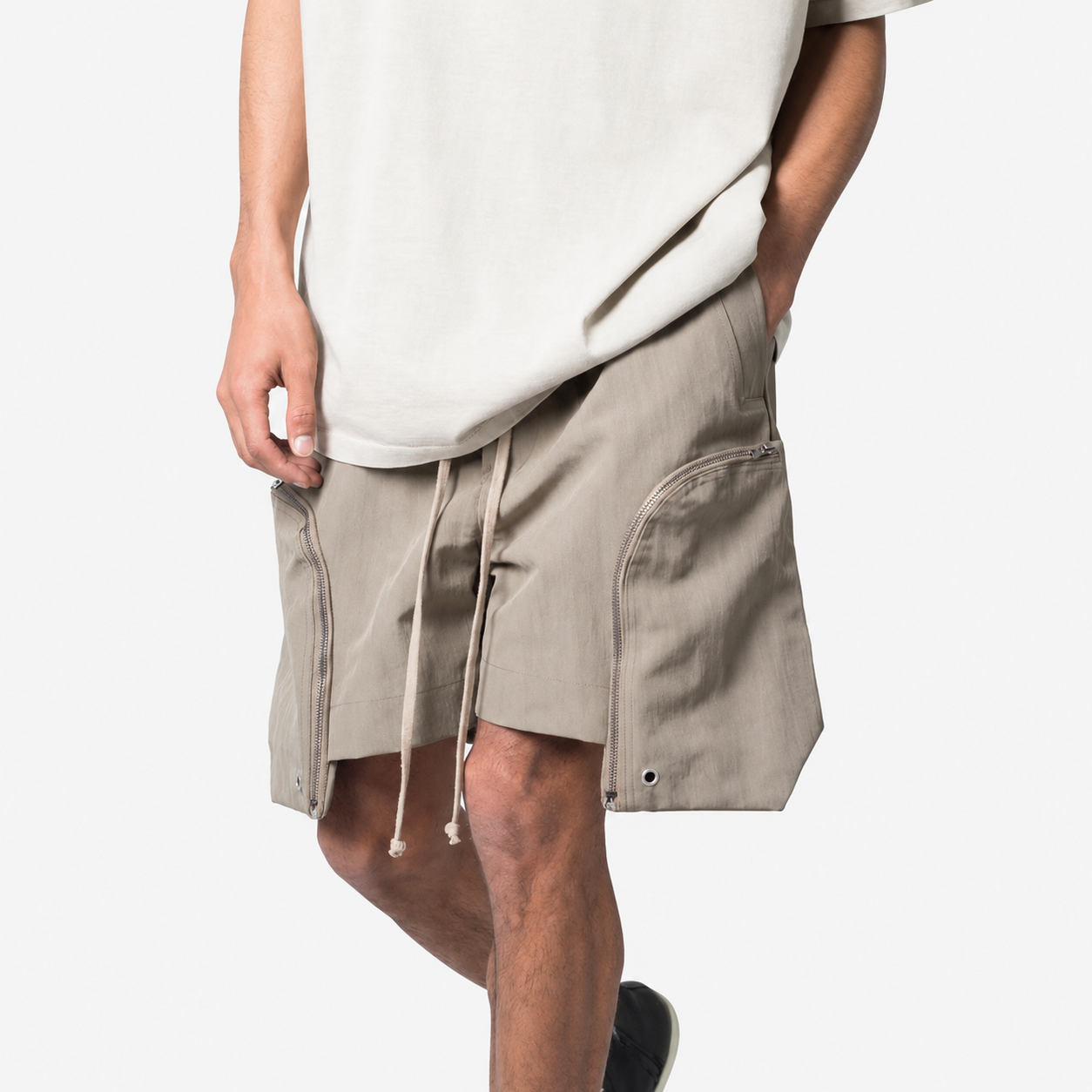 Loose Fit Multi Pocket Drawstring Cargo Shorts for Men