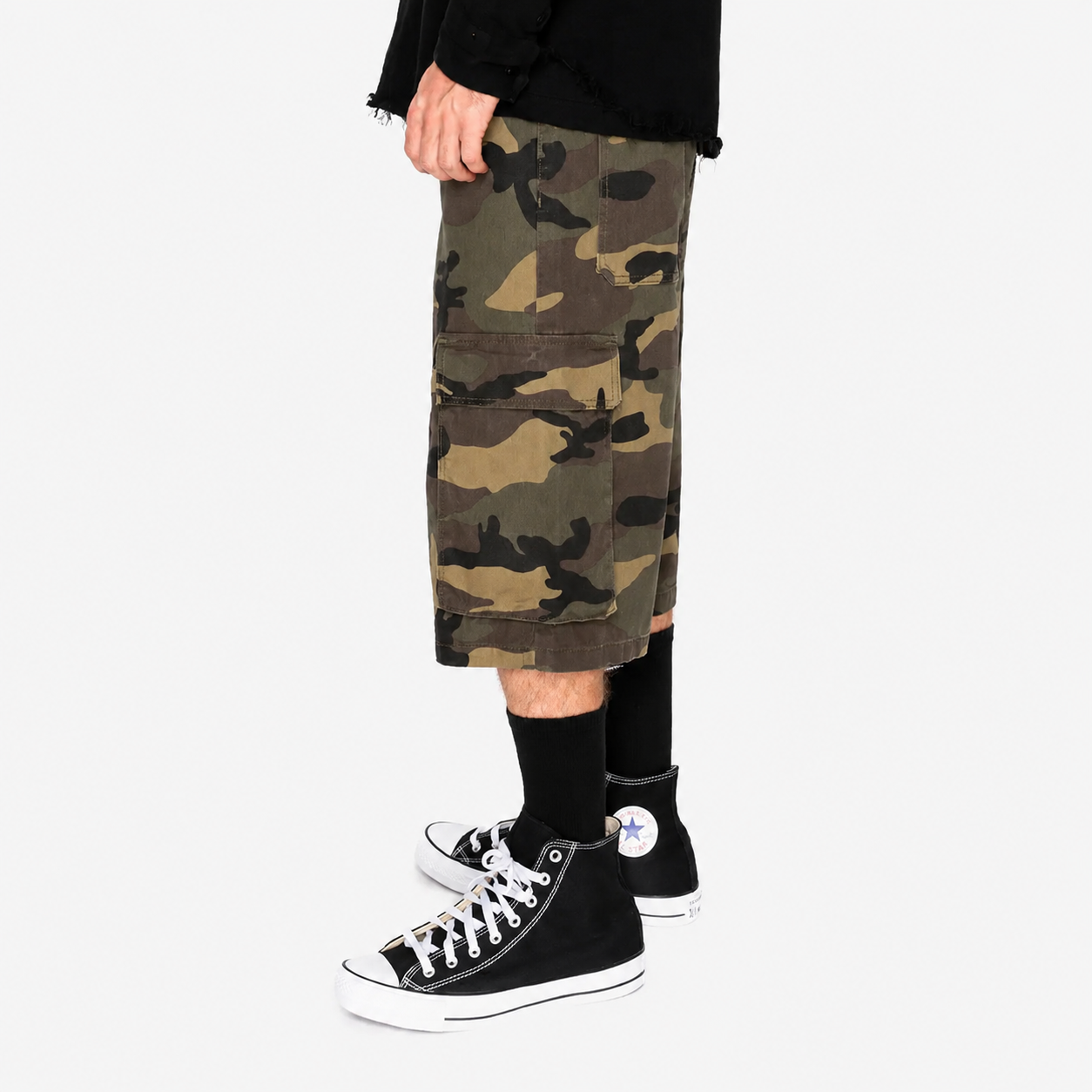 Loose Fit Multi Pocket Camouflage Cargo Shorts for Men