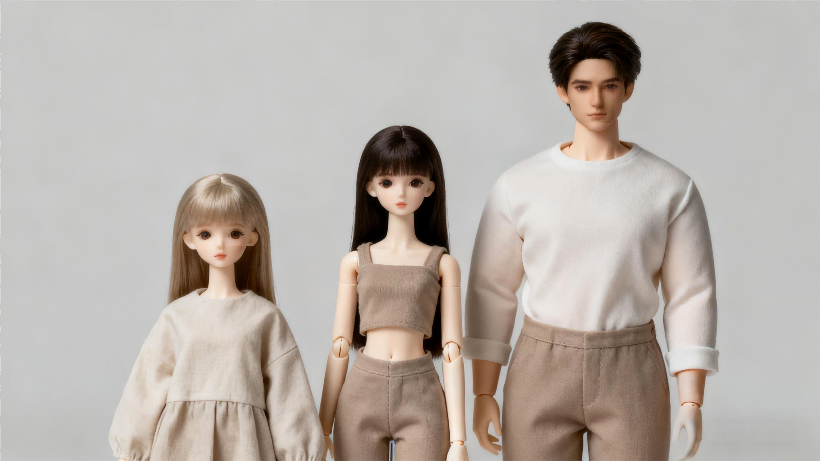 Minimalist BJD fashion examples for various doll body types, showcasing clean and simple styles