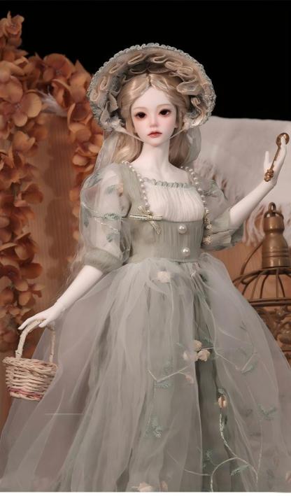 light colored skirt for 1/3 bjd doll