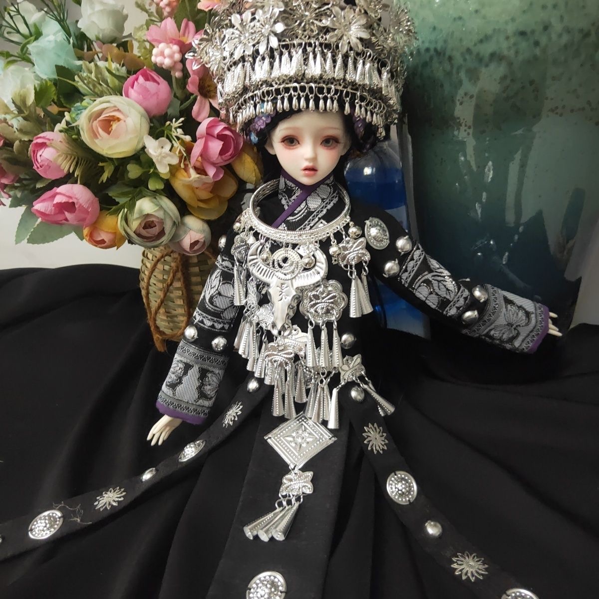 {"default":"Handmade BJD doll clothing in ancient and historical styles."}
