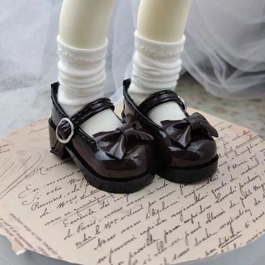 **Beige BJD doll platform shoes with black sole