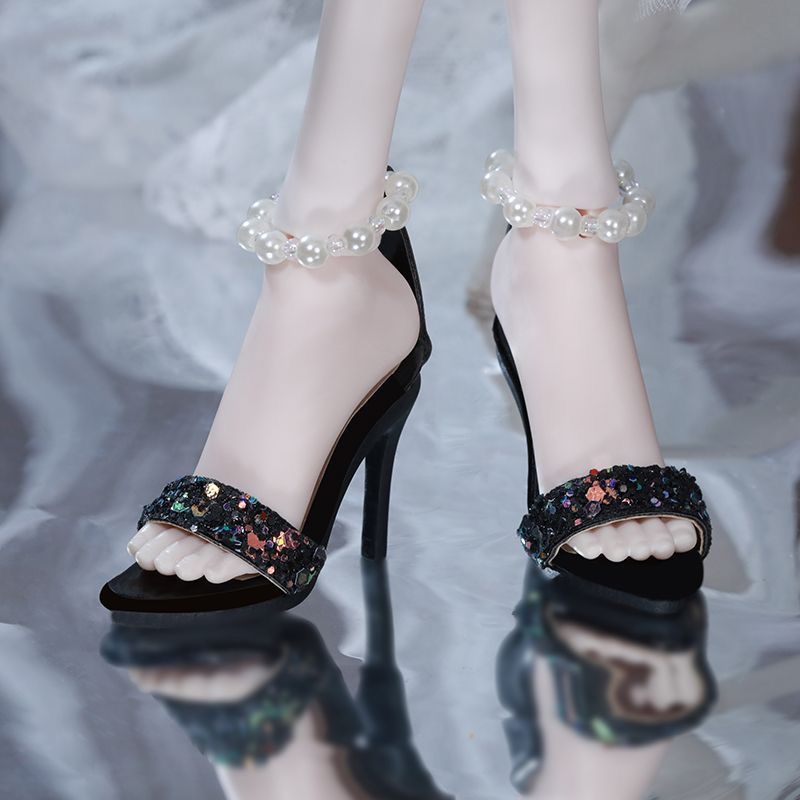 *Front view of white BJD doll high heels with sparkling sequins*