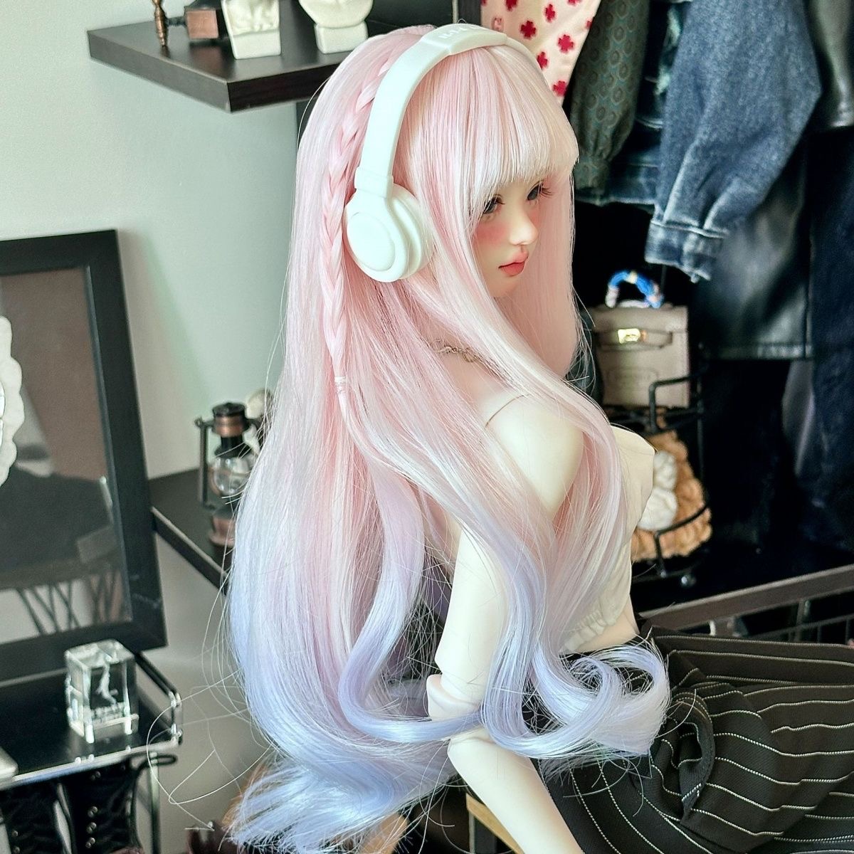 Close-up of pink lavender gradient BJD wig with soft curls – high-quality fiber