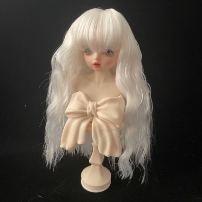 White wavy long wig for BJD doll with soft bangs – Atelier Chantilly