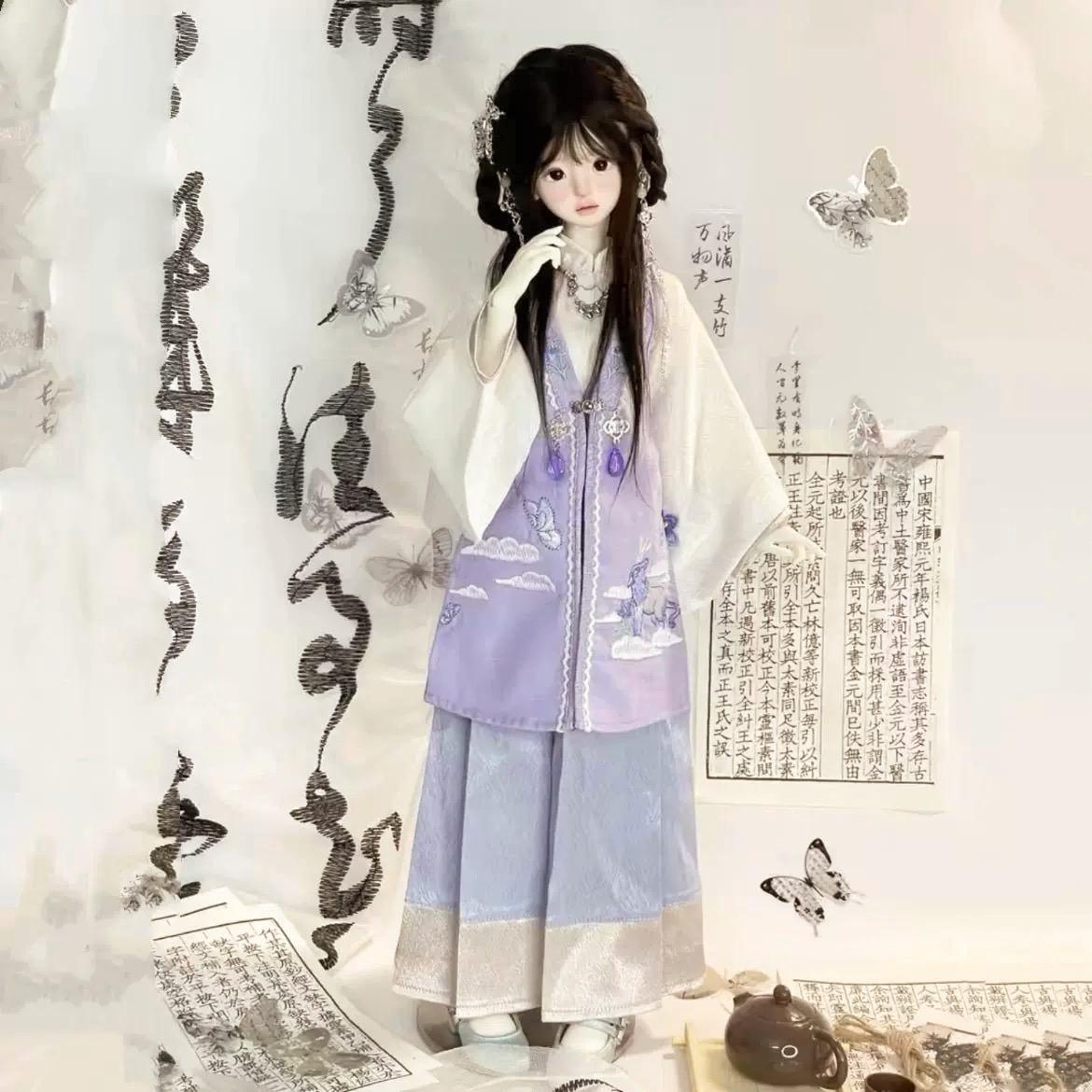 1/4 BJD doll in traditional oriental hanfu outfit with calligraphy background - Atelier Chantilly
