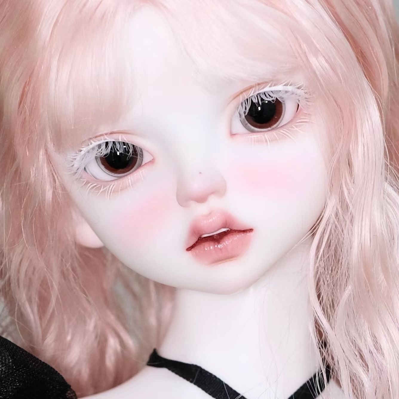 1/3 BJD Doll Wearing Brown Glass Eyes with Pink Hair - atelierchantilly