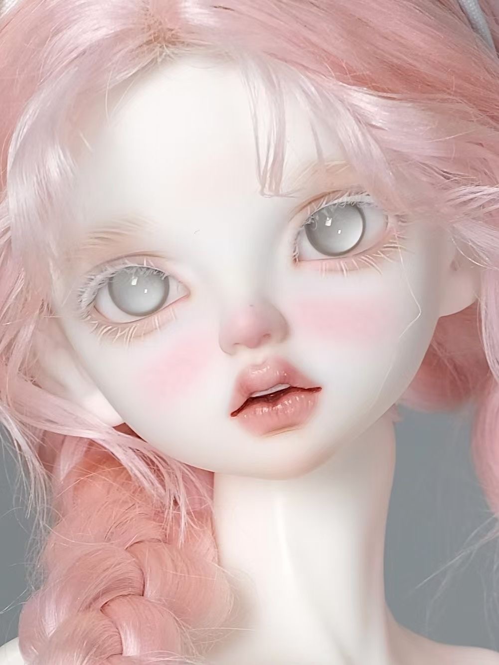 1/3 BJD Doll Showcasing Gray Glass Eyes in Close-up - atelierchantilly