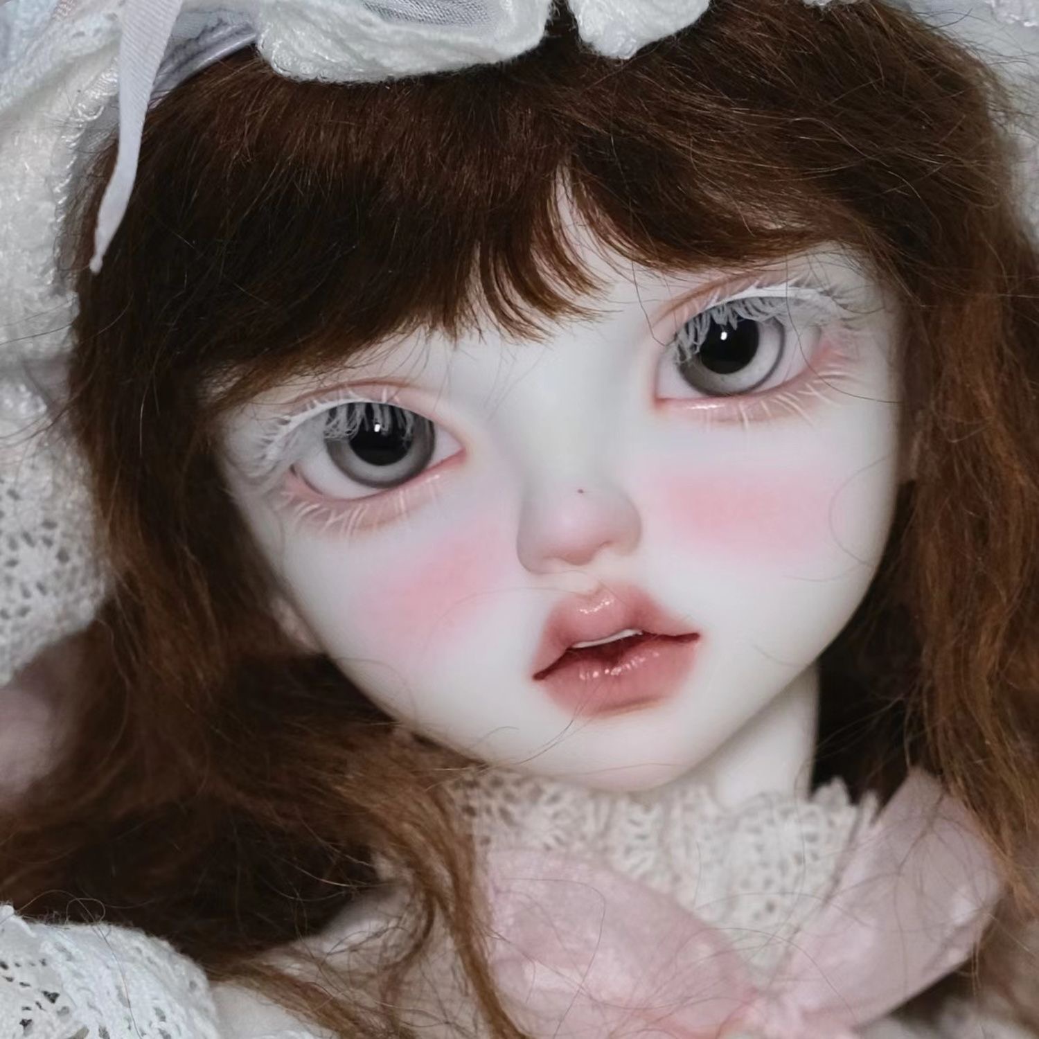 1/3 BJD Doll Showcasing Handmade Gray Glass Eyes Close-up - atelierchantilly
