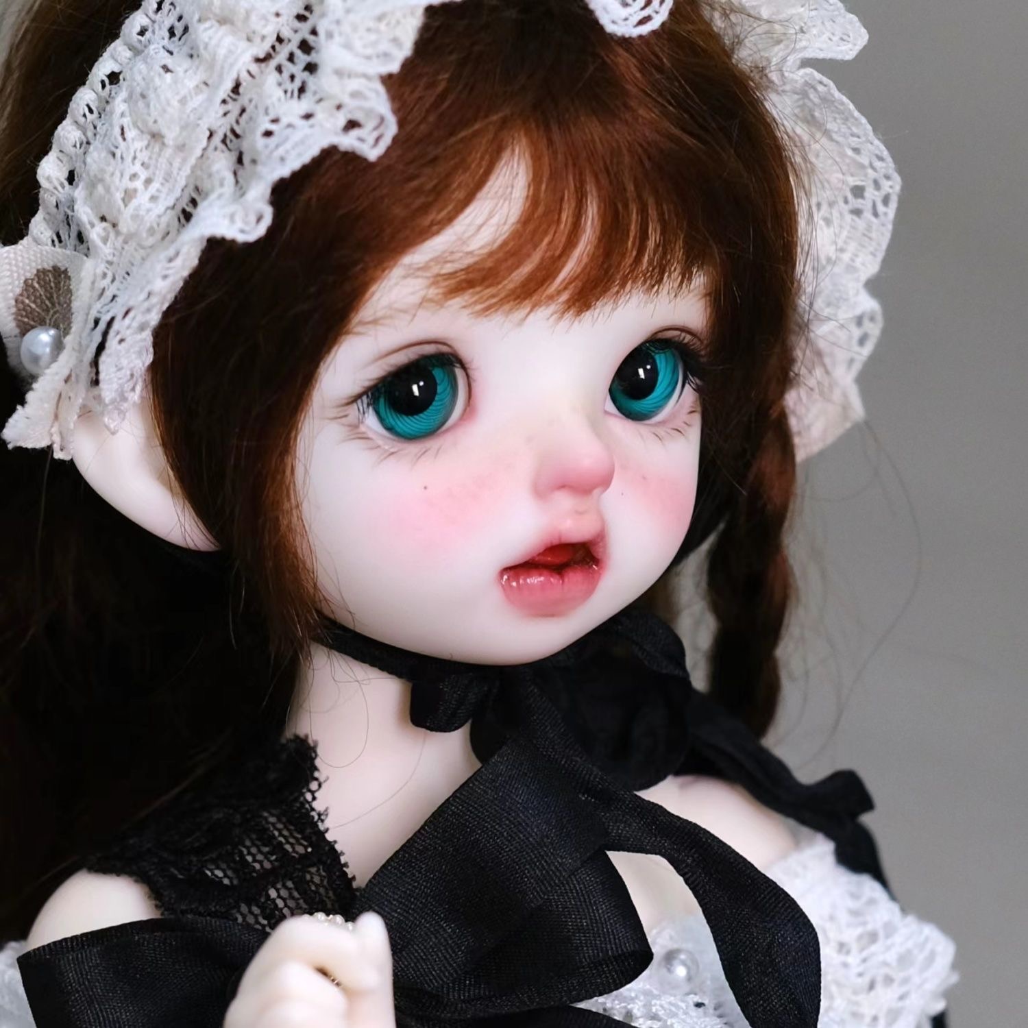1/3 BJD Doll with Handmade Teal Green Glass Eyes Stylish Pose - atelierchantilly