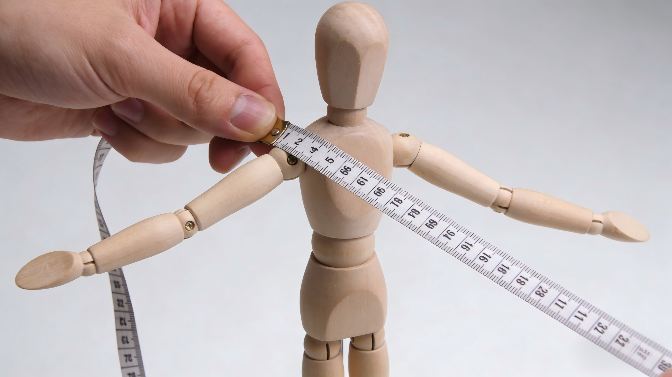 Measuring BJD doll arm length for custom clothing