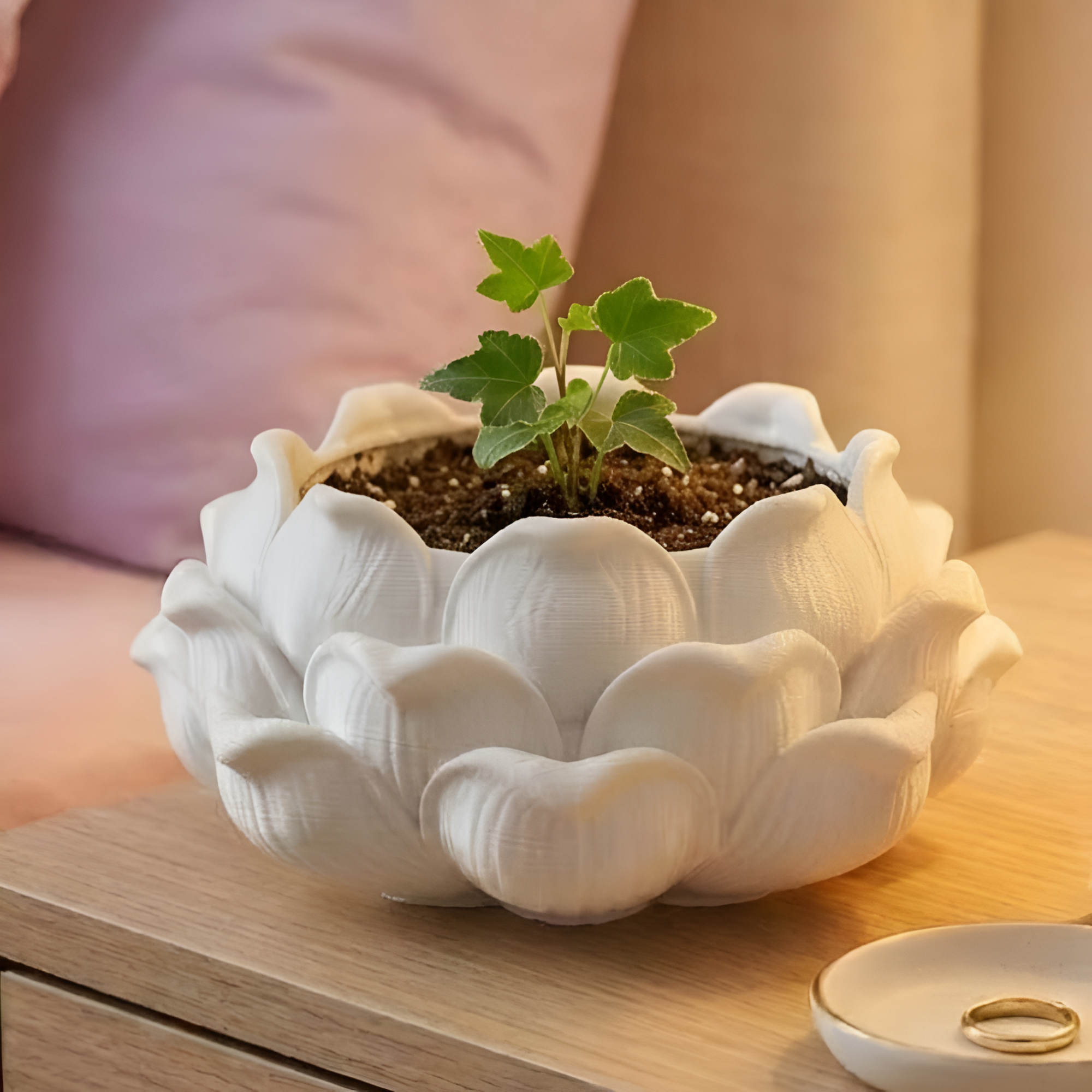 Lotus Flower Decorative Plastic Planter Pot For Succulents And Cactus