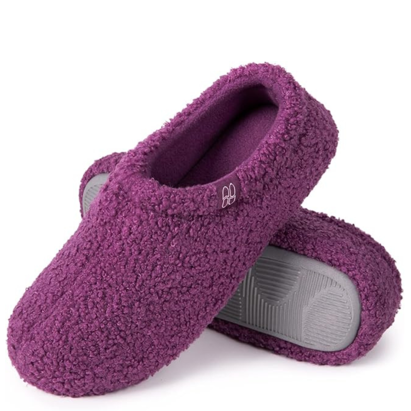 Comfortable Indoor Slippers For Everyday Use With Soft Plush Design