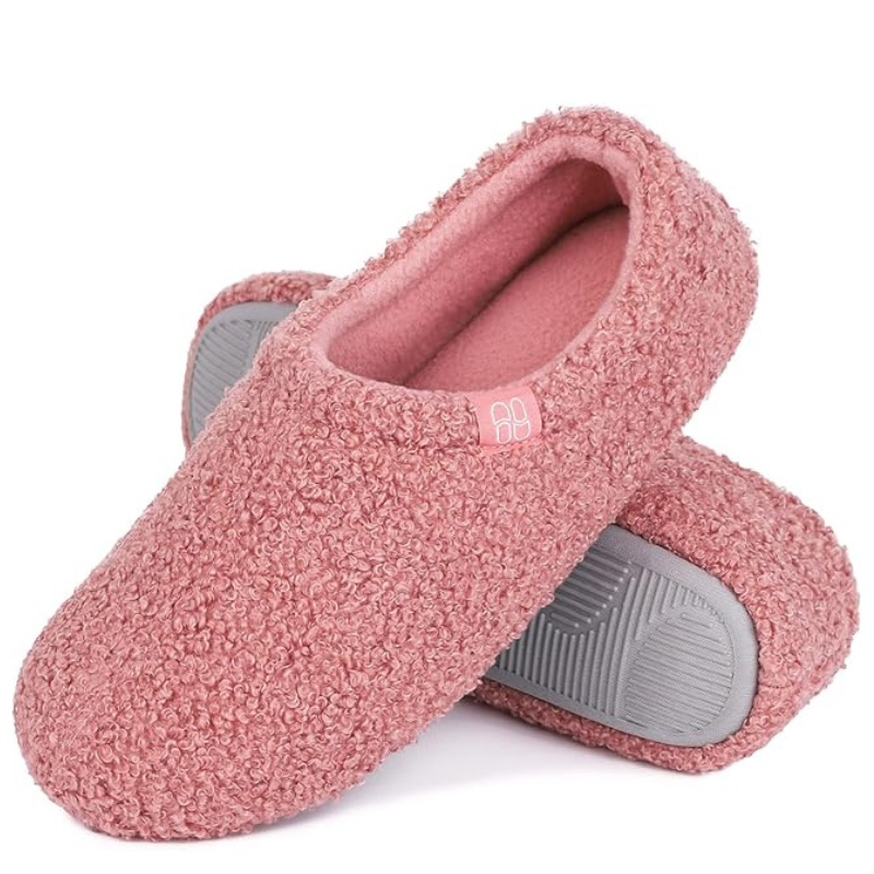 Comfortable Indoor Slippers For Everyday Use With Soft Plush Design