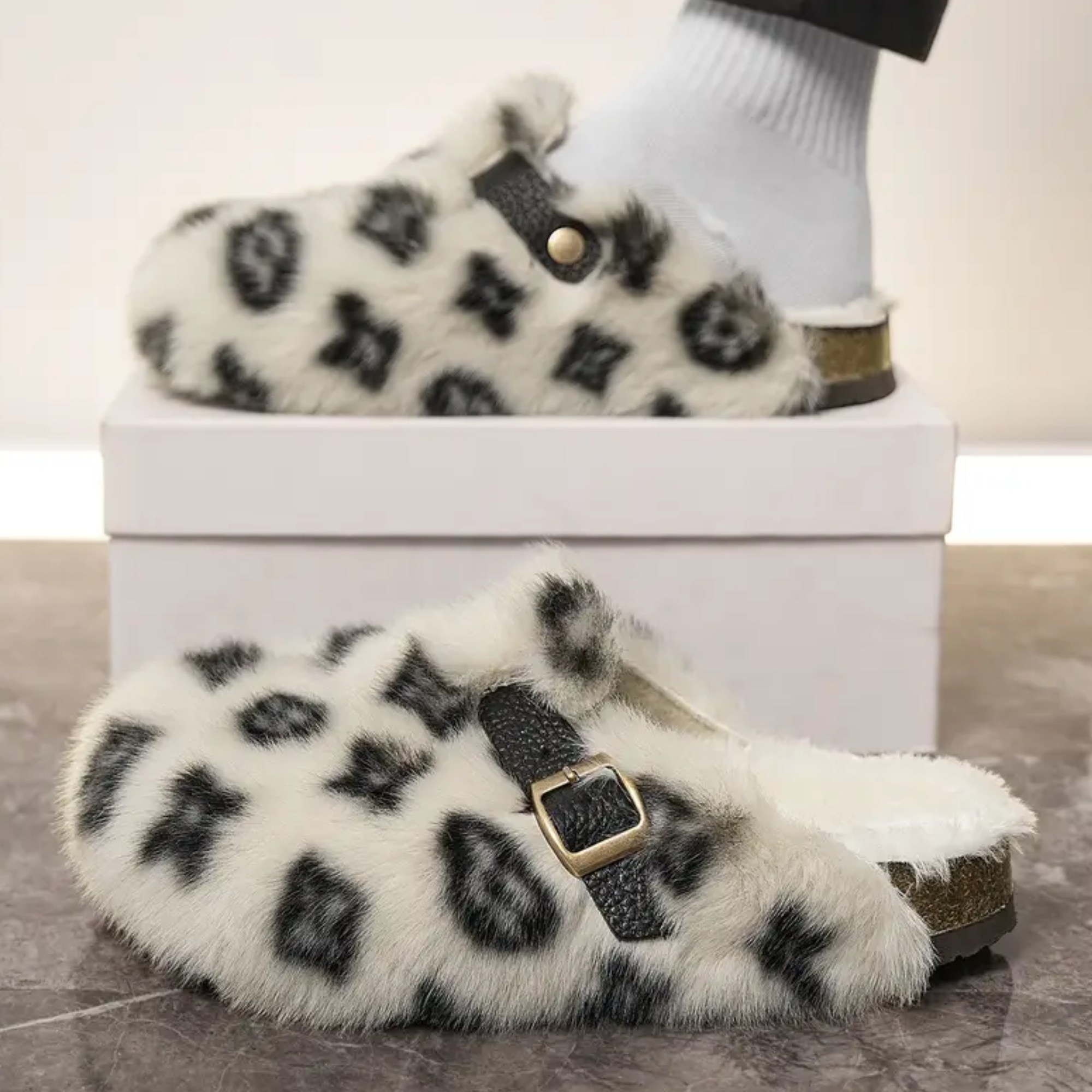 High Quality Faux Fur Warm Slippers For Men And Women
