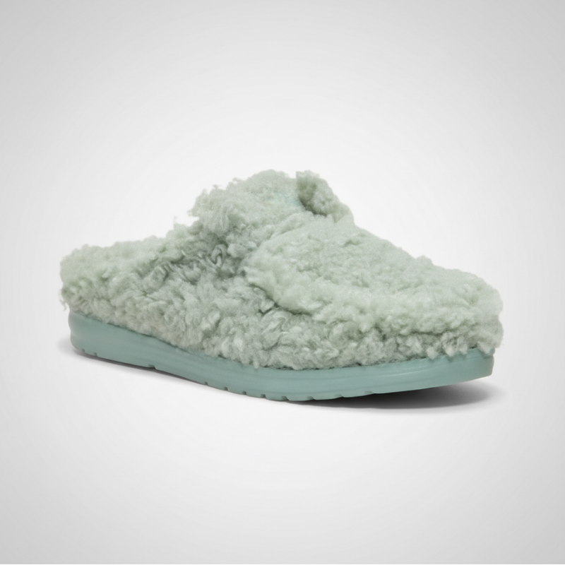 Cozy And Comfortable Fur Slippers