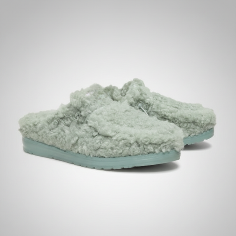 Cozy And Comfortable Fur Slippers