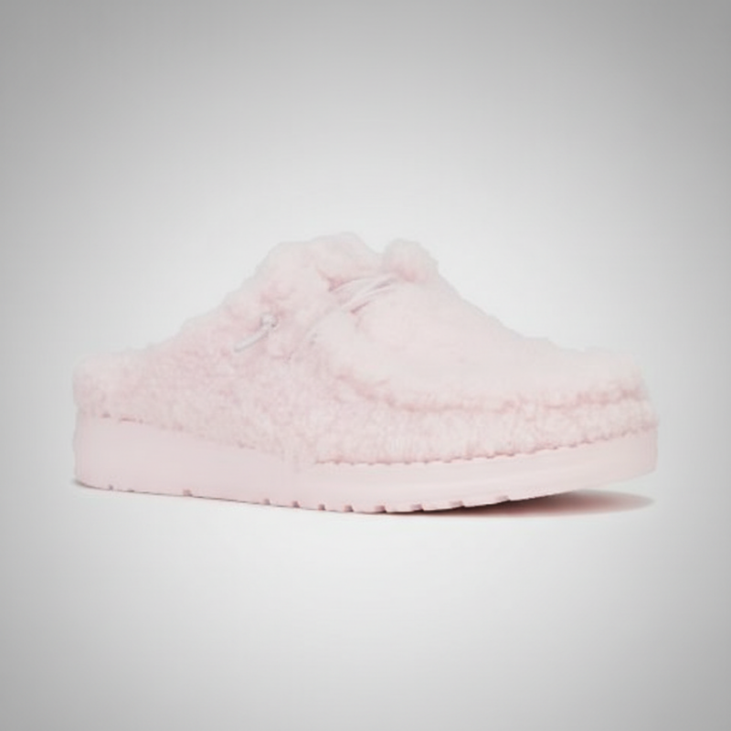 Cozy And Comfortable Fur Slippers