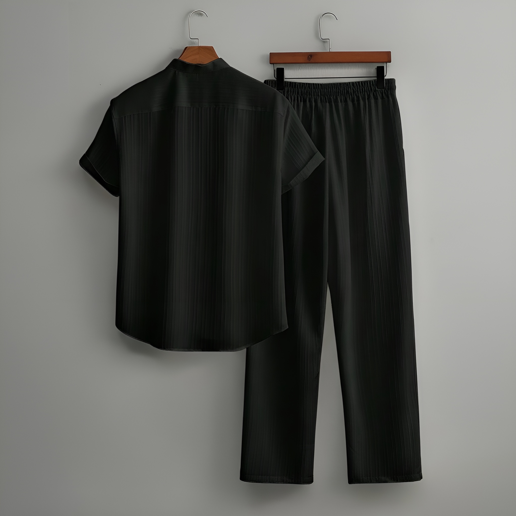 Short Sleeve Textured Shirt And Drawstring Pants Two Piece Set For Men