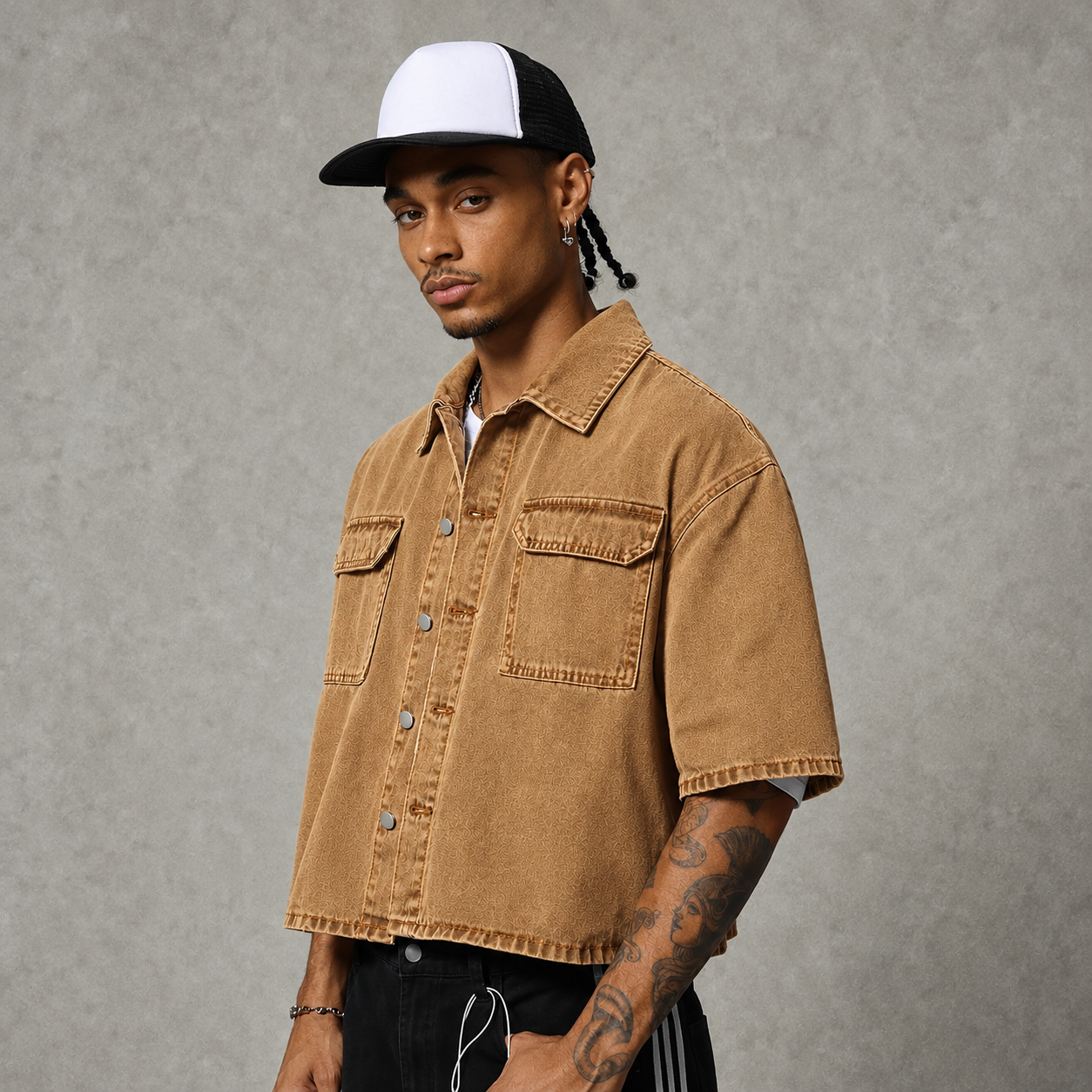 Slogan Print Short Sleeve Denim Shirt With Utility Pocket For Men