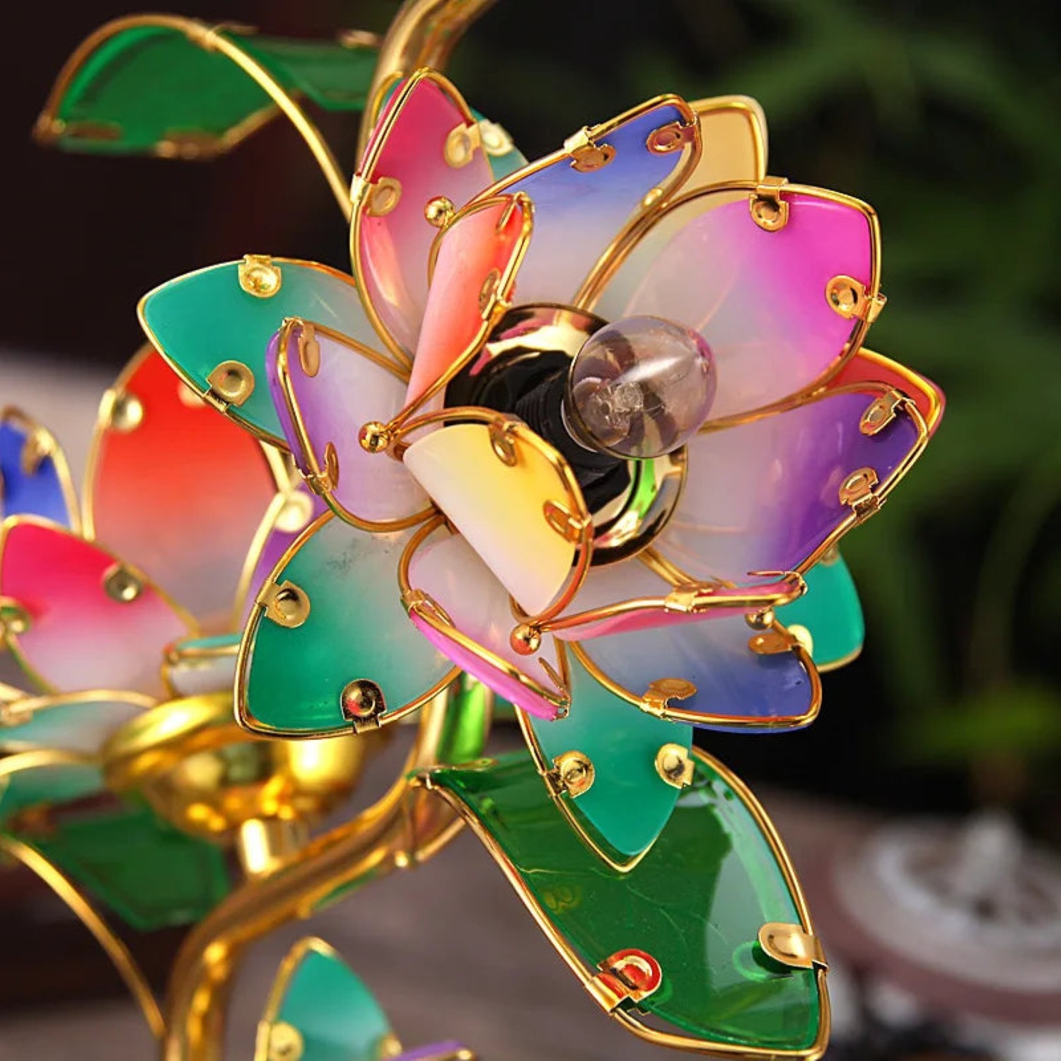Lotus Design LED Lamp With Adjustable Brightness