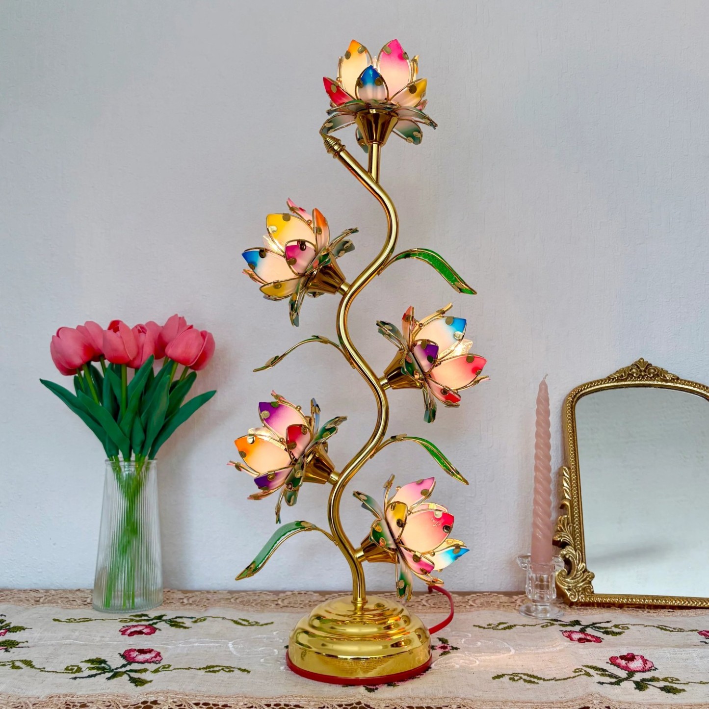 Lotus Design LED Lamp With Adjustable Brightness