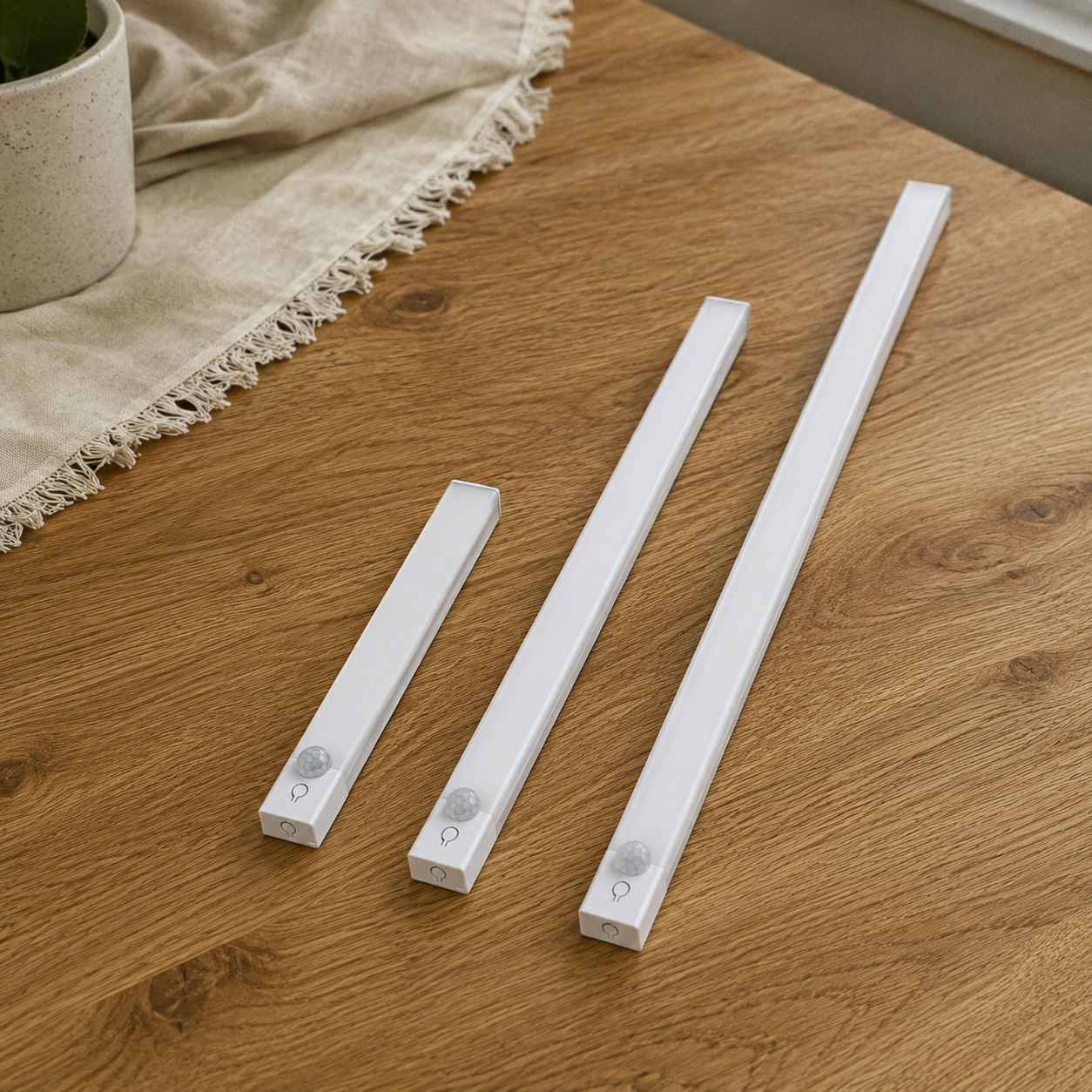 Motion Sensor LED Night Light With 3 Temperatures And USB Charging