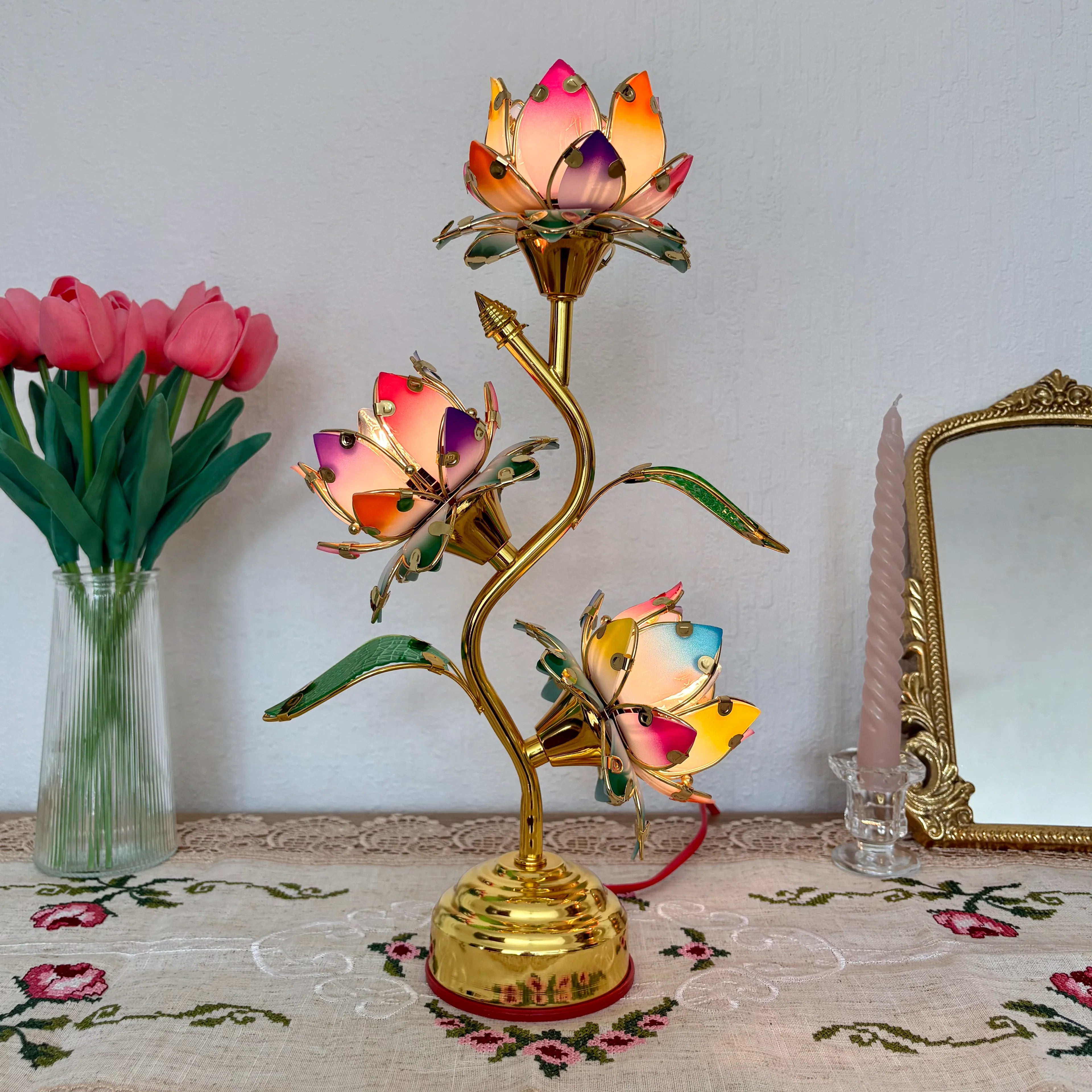 Lotus Design LED Lamp With Adjustable Brightness