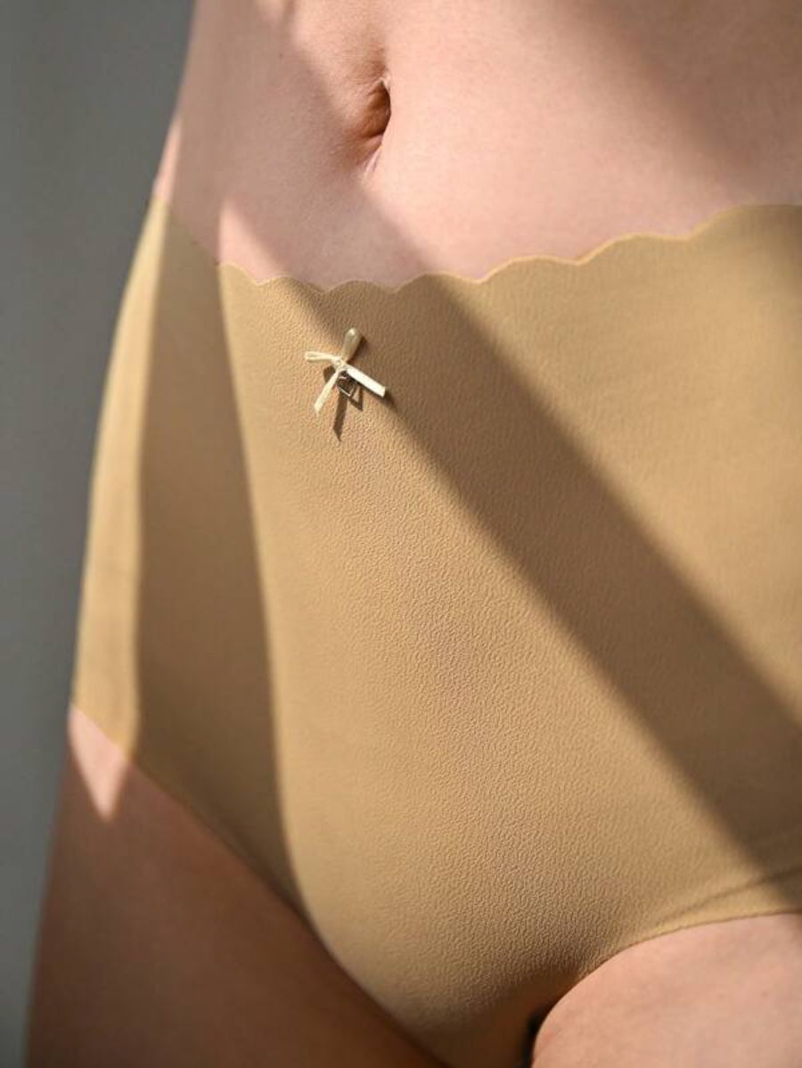 Bow Decor Scallop Trim Panty-Soco Hoodie