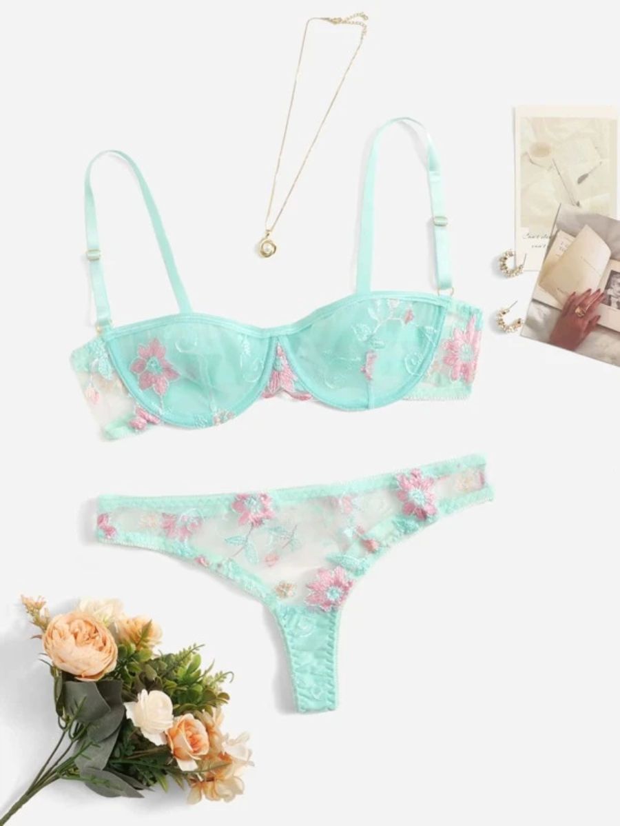 Embroidery Mesh Design Underwire Lingerie Set-Soco Hoodie