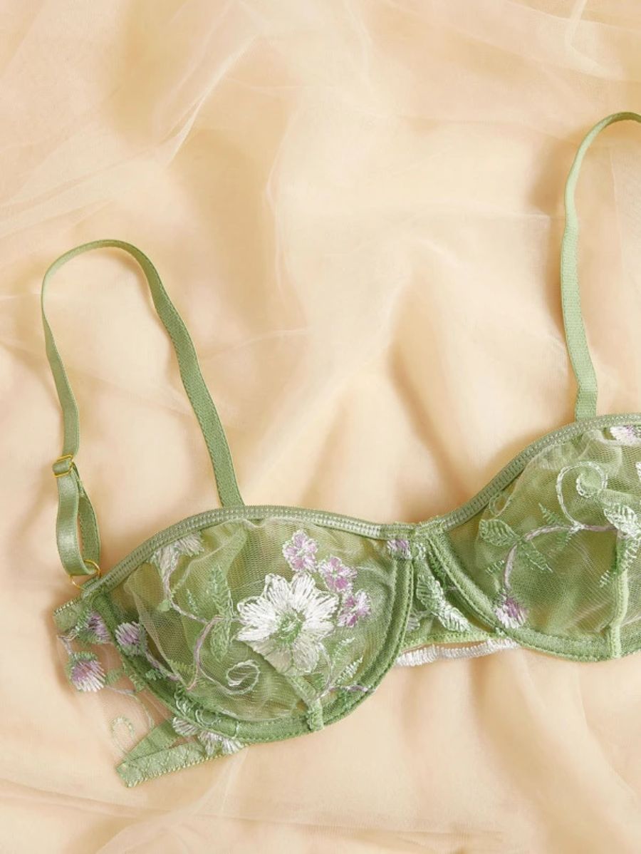 Embroidery Mesh Design Underwire Lingerie Set-Soco Hoodie