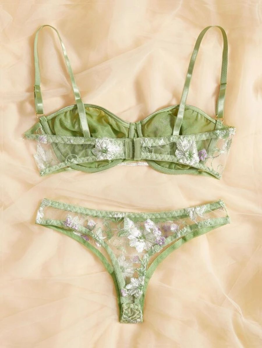 Embroidery Mesh Design Underwire Lingerie Set-Soco Hoodie