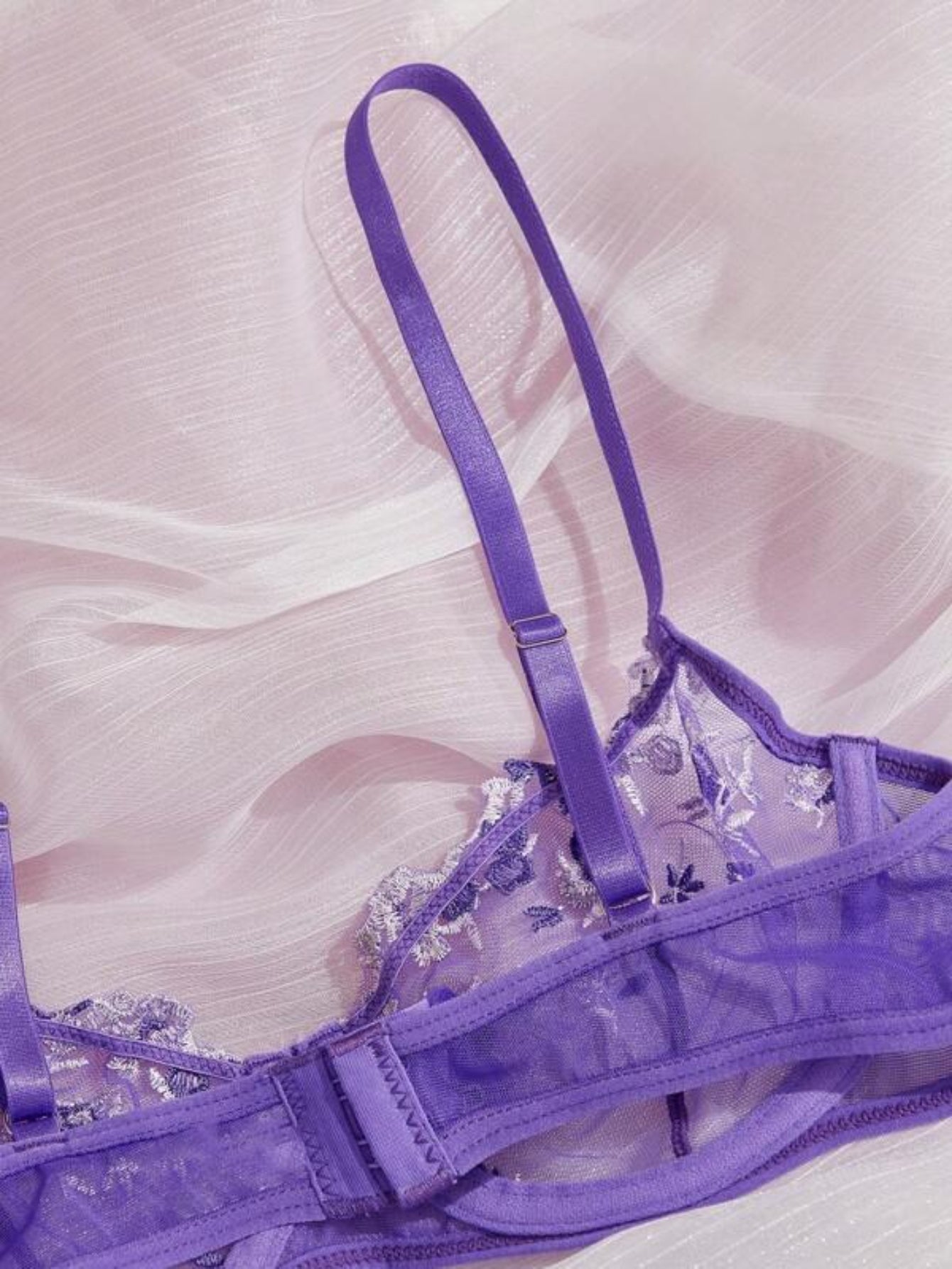 Embroidery Mesh Lingerie Set-Soco Hoodie