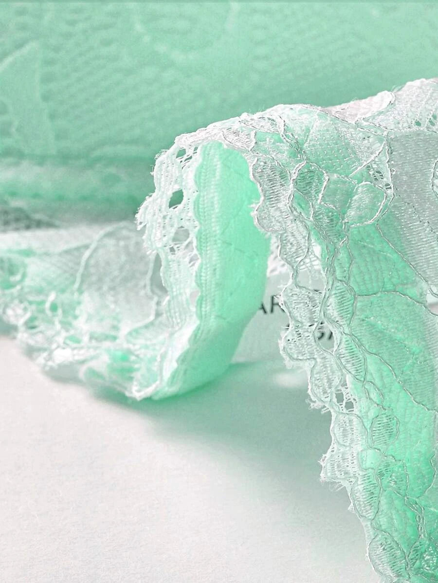 Floral Contrast Lace Underwire Bra-Soco Hoodie