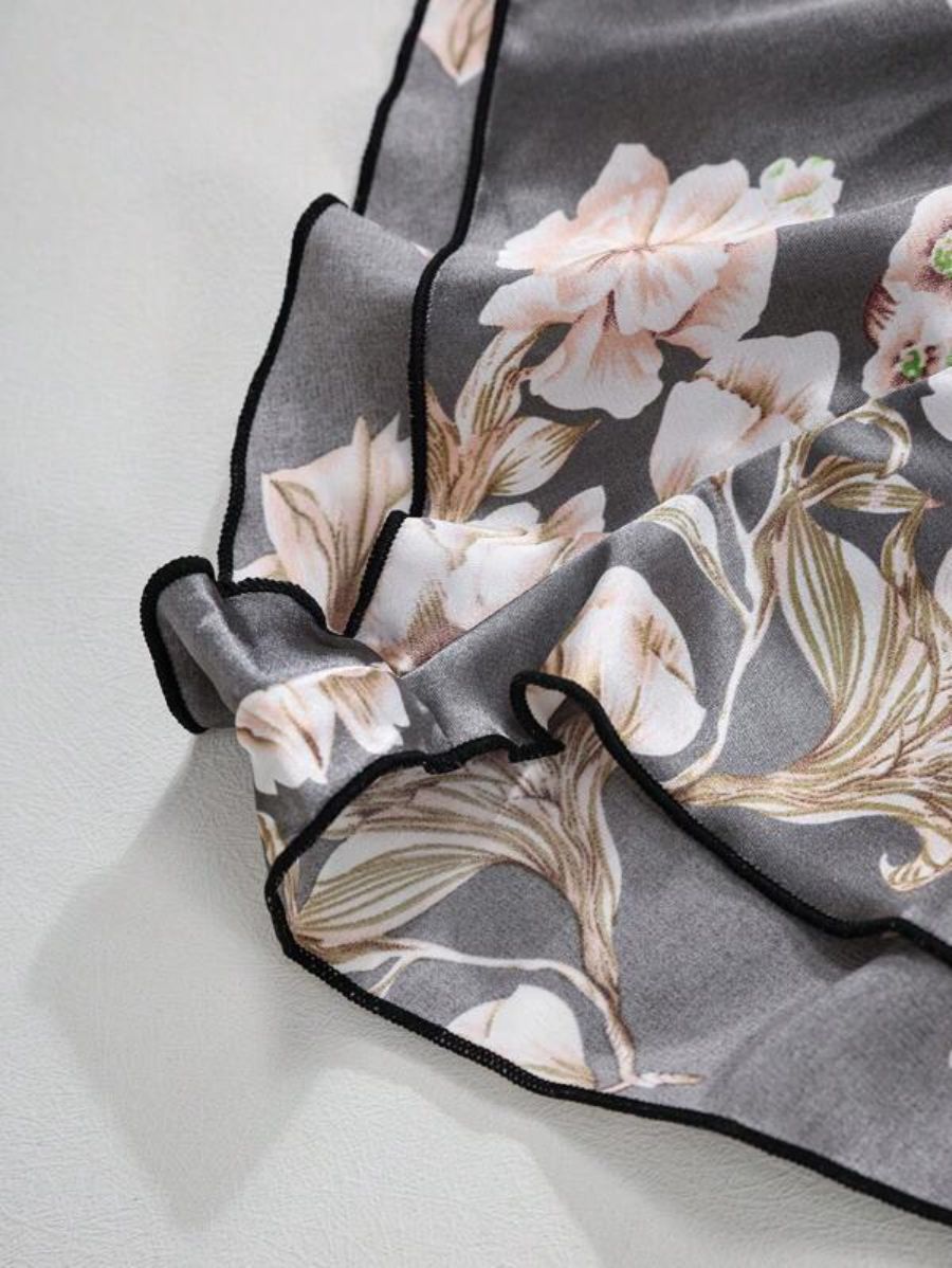 Floral Lace Bralette And Floral Pattern Panty Lingerie Set-Soco Hoodie