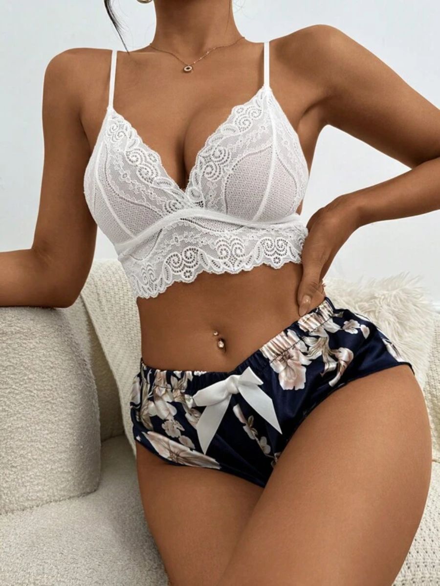 Floral Lace Bralette And Floral Pattern Panty Lingerie Set-Soco Hoodie