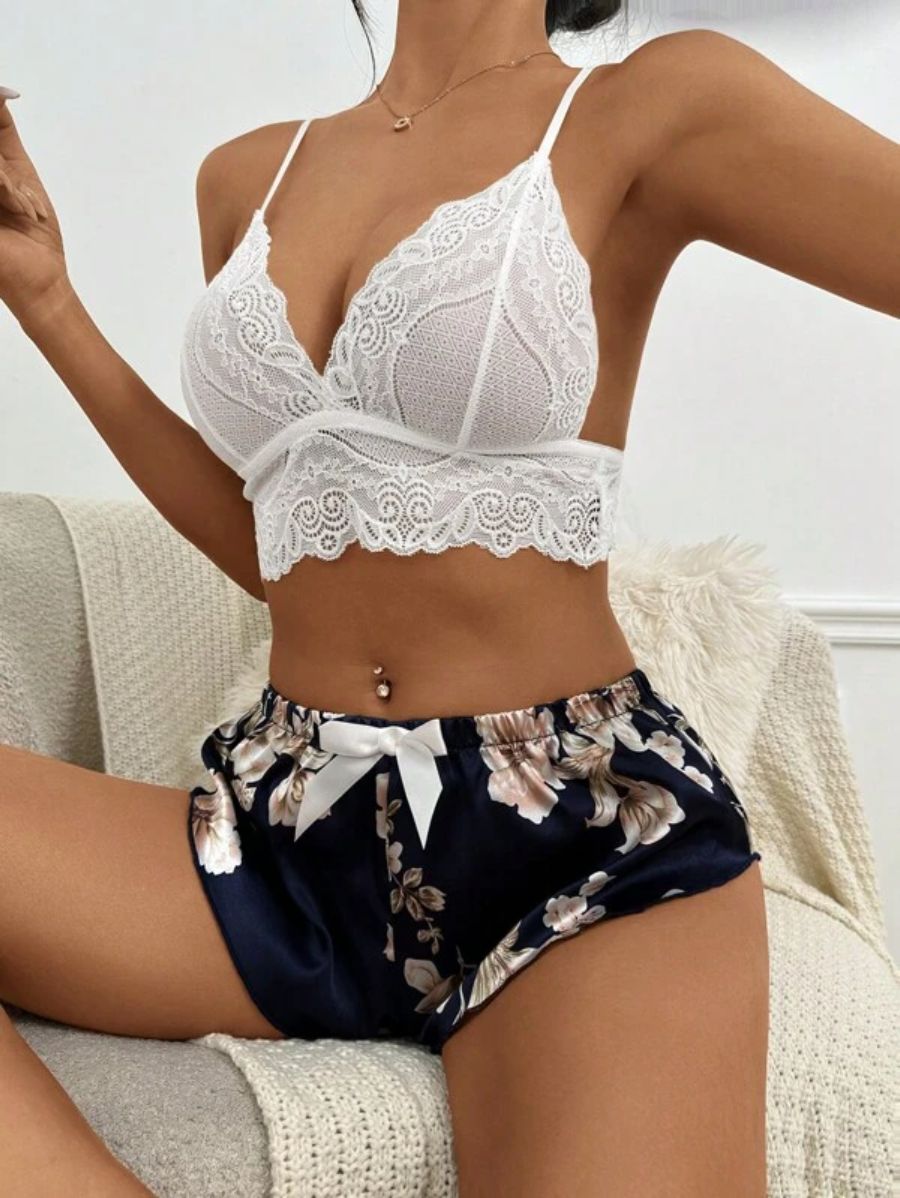 Floral Lace Bralette And Floral Pattern Panty Lingerie Set-Soco Hoodie
